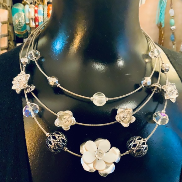 VINTAGE SILVER ANTIQUE FLOWER BEADED NECKLACE + STRETCH STATEMENT BRACELET⭐️NEW - Picture 7 of 13